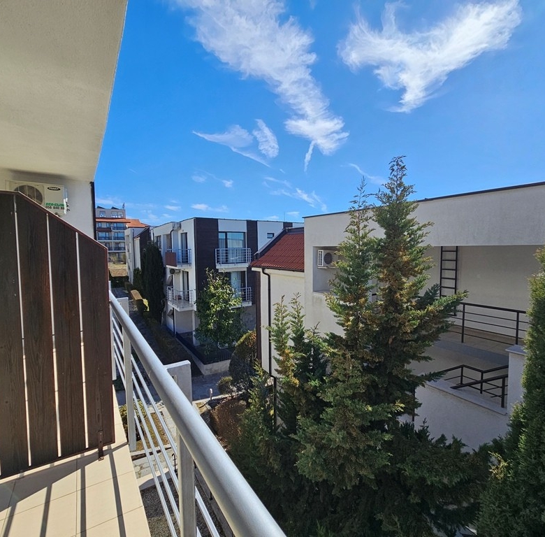 Трехкомнатная квартира в к-с New Line Village