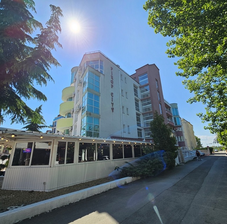 Трехкомнатная квартира в к-с Pirop City
