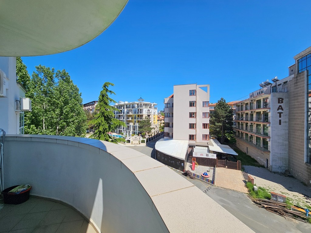 Трехкомнатная квартира в к-с Pirop City