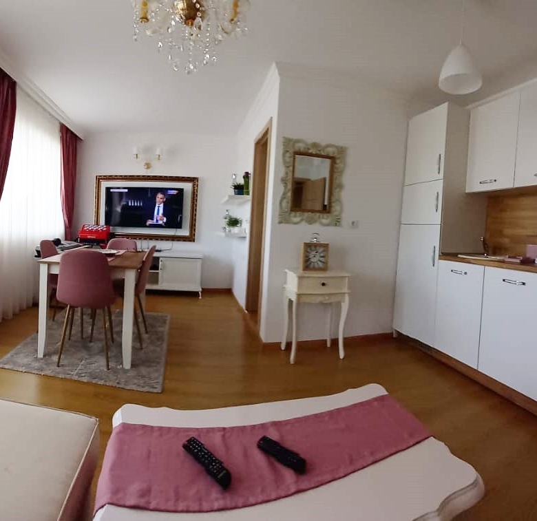 Трехкомнатная квартира в комплексе Sweet Home 6