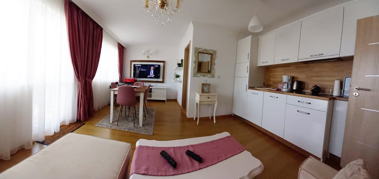 Трехкомнатная квартира в комплексе Sweet Home 6