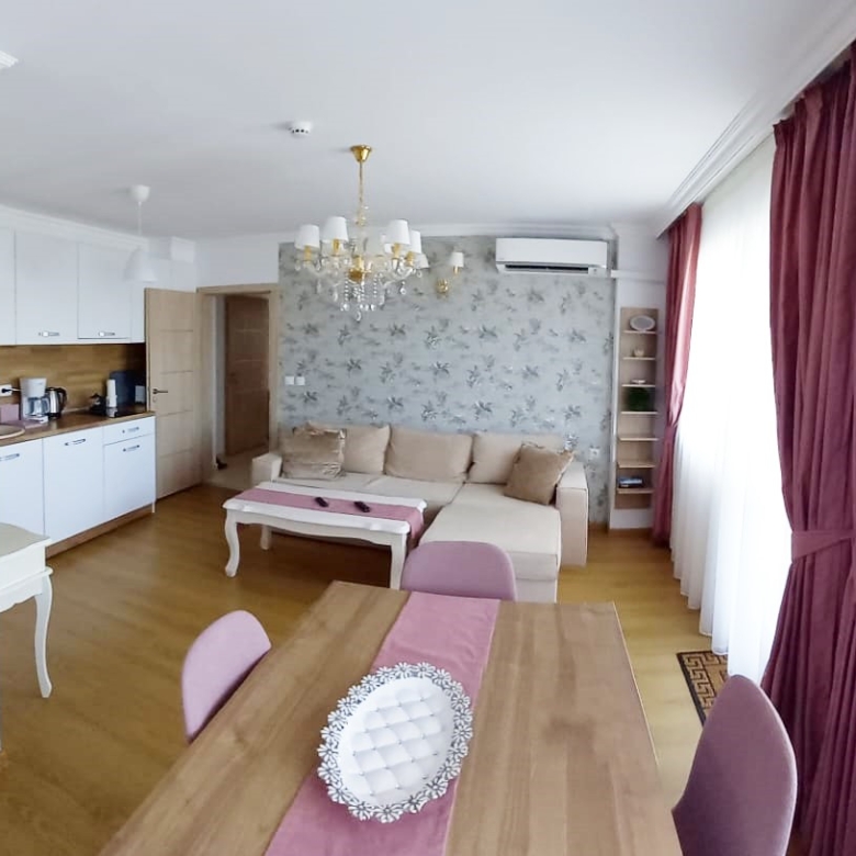 Трехкомнатная квартира в комплексе Sweet Home 6