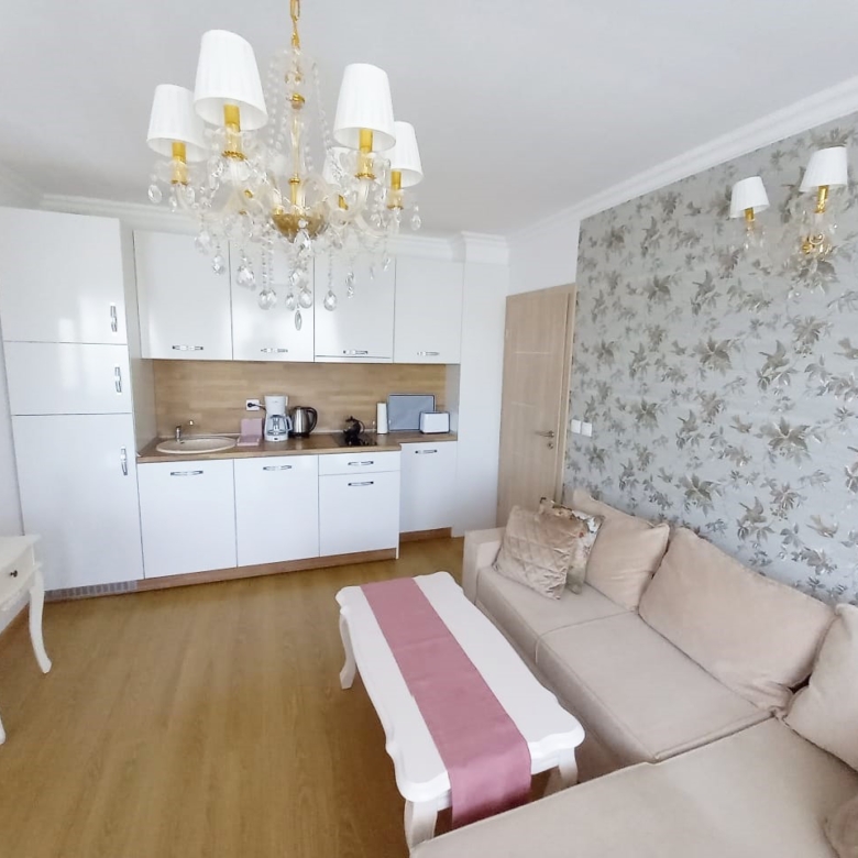Трехкомнатная квартира в комплексе Sweet Home 6