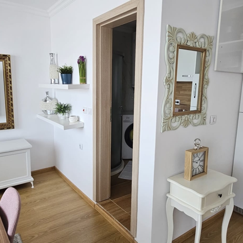 Трехкомнатная квартира в комплексе Sweet Home 6