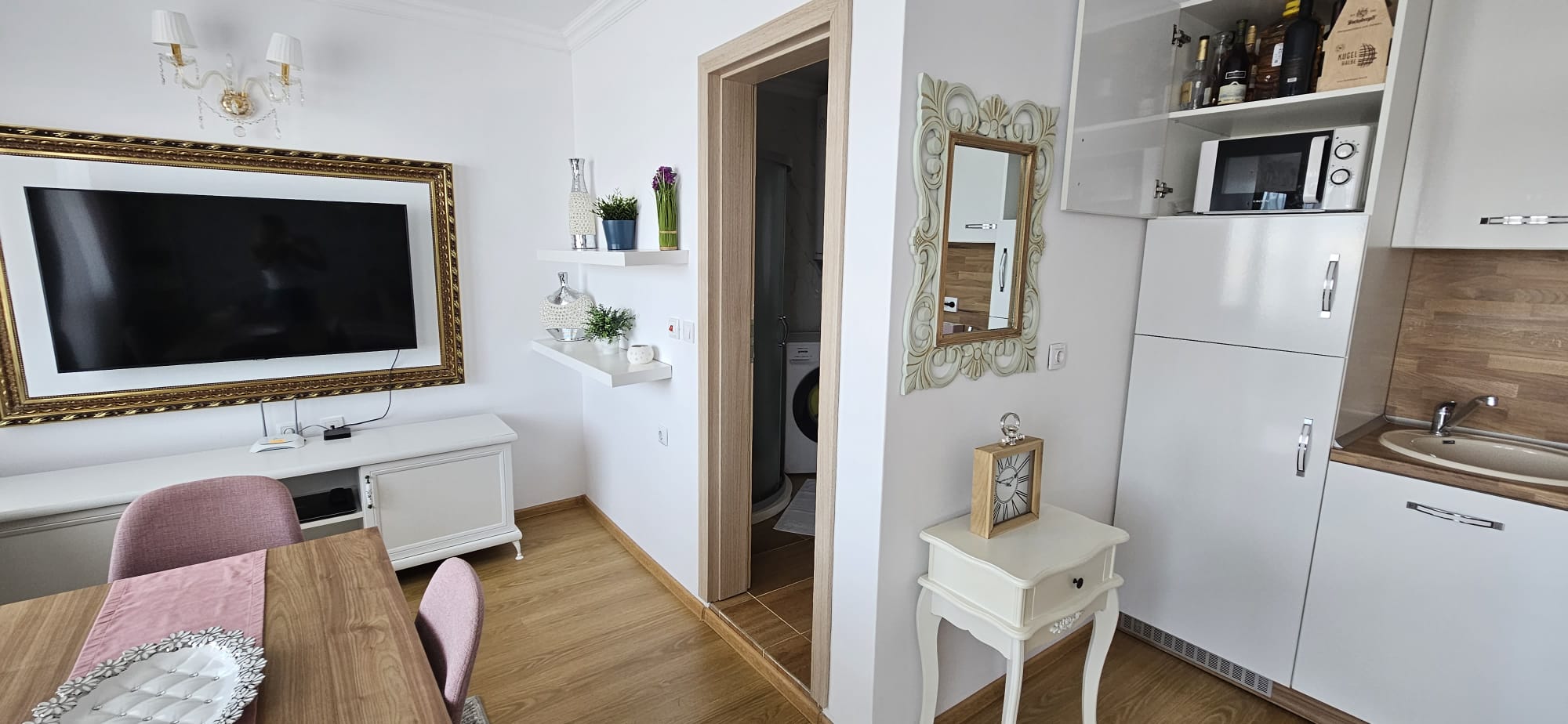 Трехкомнатная квартира в комплексе Sweet Home 6
