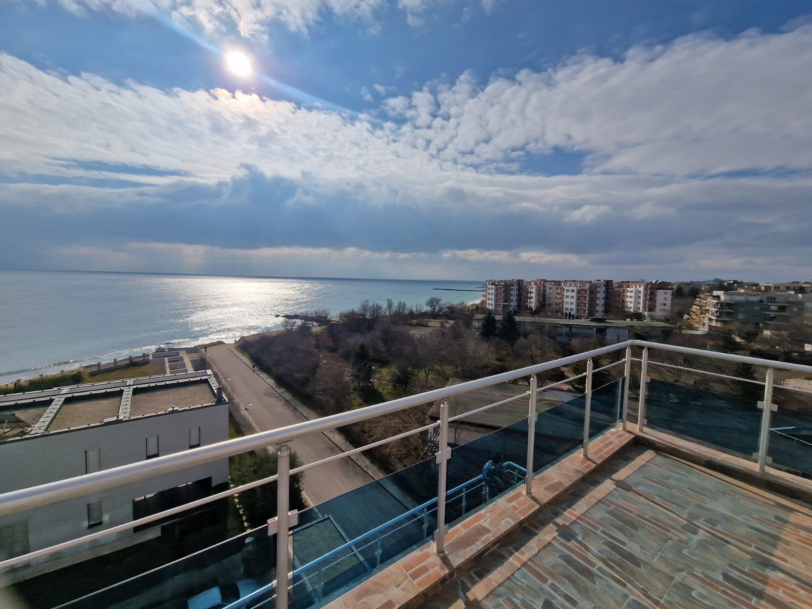 Трехкомнатная квартира в к-с Oasis PentHouse