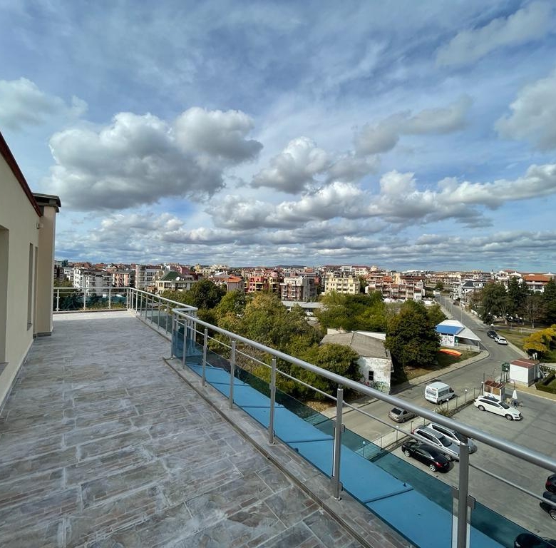 Трехкомнатная квартира в к-с Oasis PentHouse