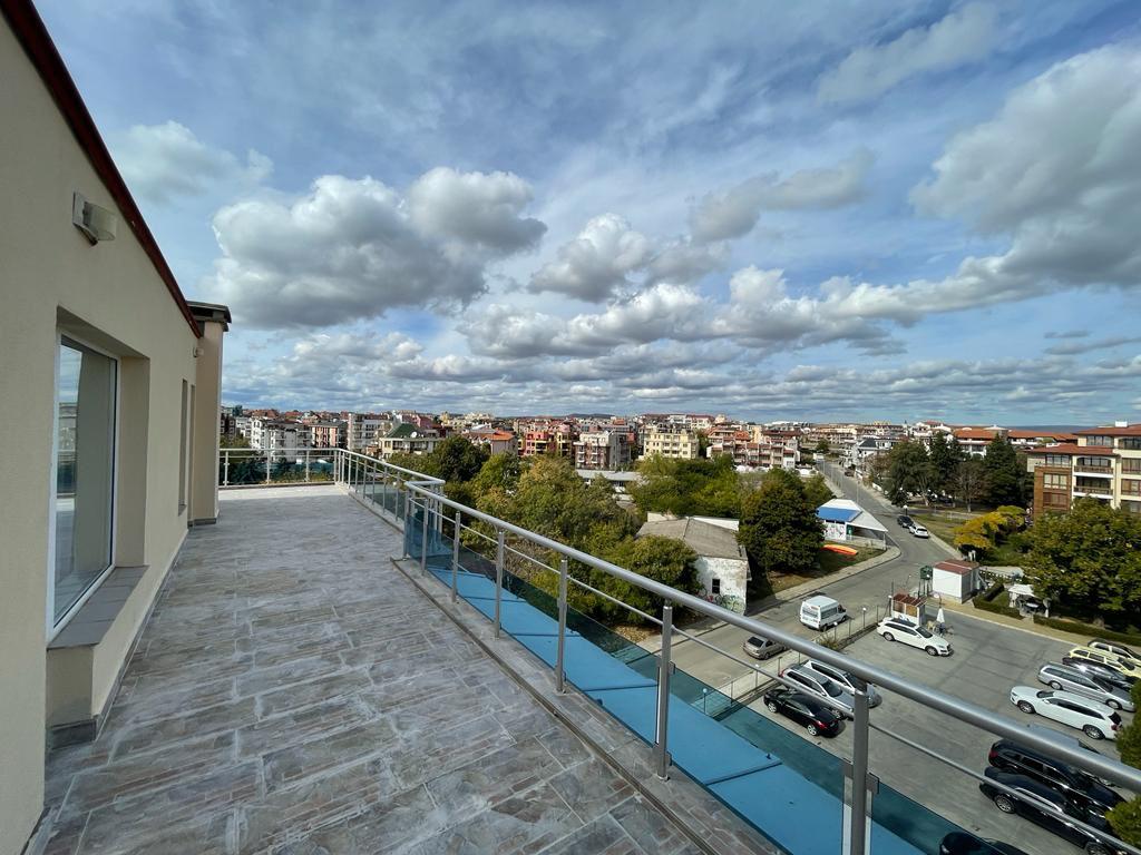 Трехкомнатная квартира в к-с Oasis PentHouse