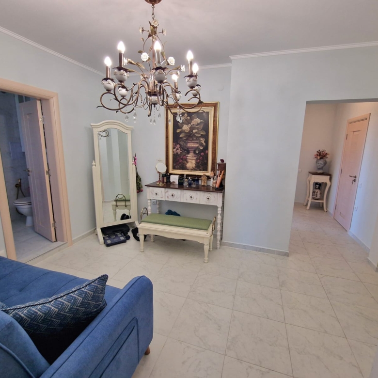 Четырехкомнатная квартира в к-с Poseidon