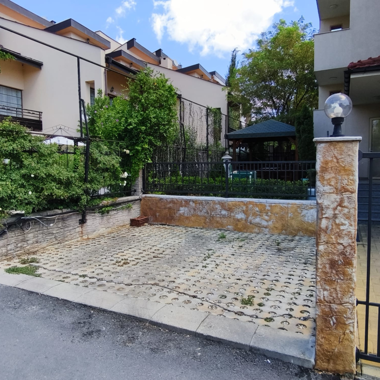 Трехкомнатная квартира в комплексе Villa Eva