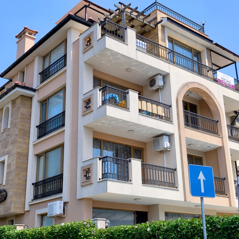 Трехкомнатная квартира в комплексе Villa Eva