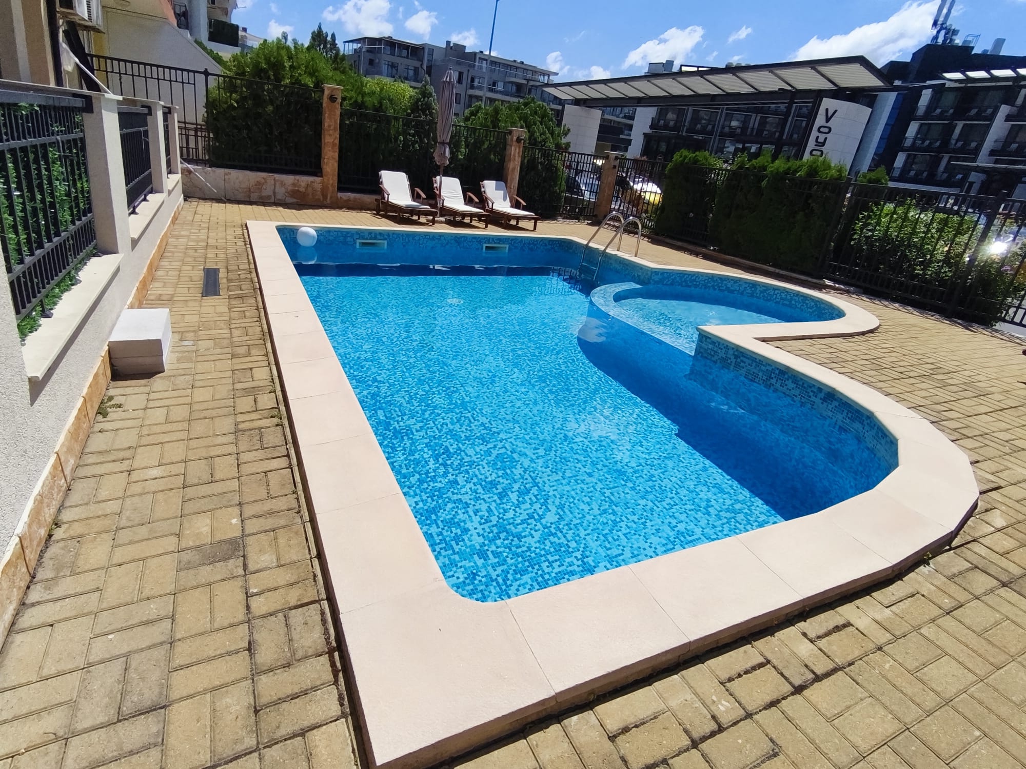 Трехкомнатная квартира в комплексе Villa Eva